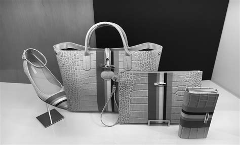 designer handbag rentals.